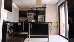 Apartment, Multiple Beds, Accessible, City View | Private kitchen - Le beau soleil (Essaouira)