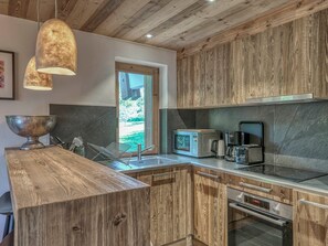Fridge, microwave, dishwasher