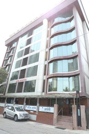 Front of property - Hotel Anantha Executive Suites (Mumbai)