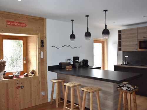 Cosy 3-Room Apartment, Ski Access, South Balcony – Sleeps 6, Central Pralognan