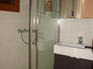 Bathroom - Loft studio in Champagny, 4 pax, south-facing balcony (Champagny-en-Vanoise)