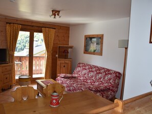 TV - Charming 3-room apartment with balcony, 6 pers, parking (Pralognan-la-Vanoise)