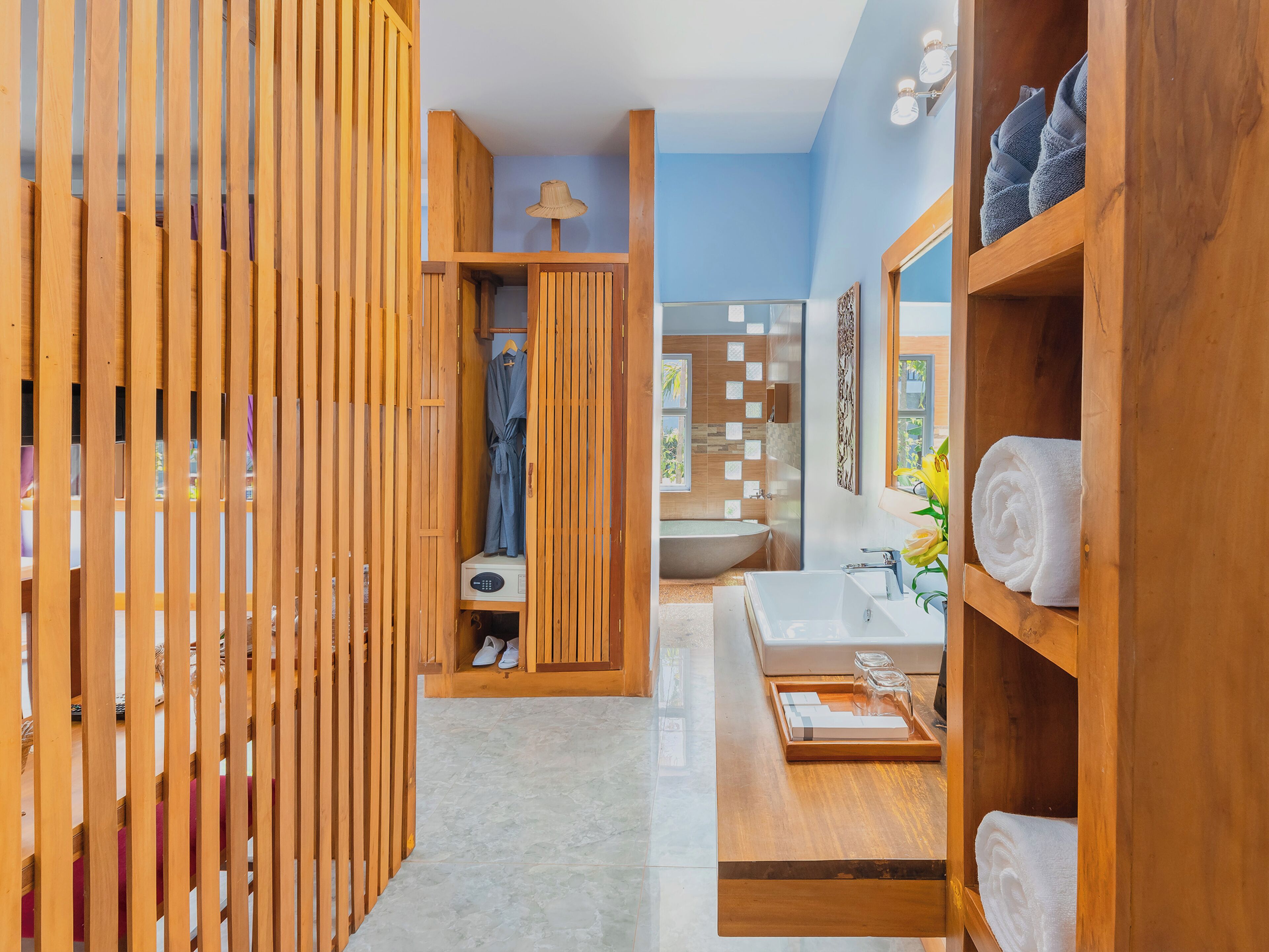 premier deluxe twin with pool view | bathroom | rainfall showerhead, free toiletries, hair dryer, bathrobes