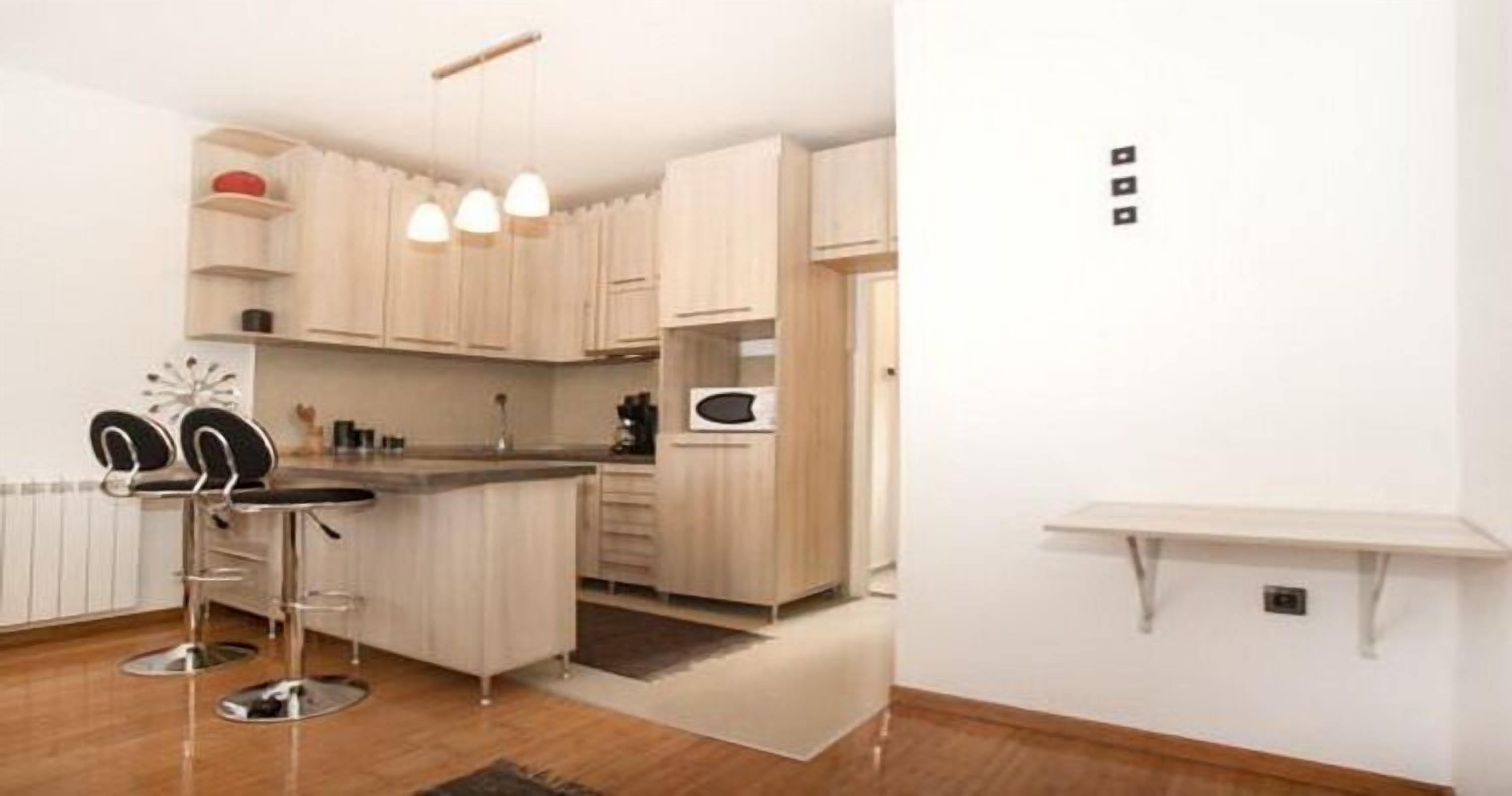 Appartement | Cuisine privée | Réfrigérateur, micro-ondes, plaque de cuisson, bouilloire électrique