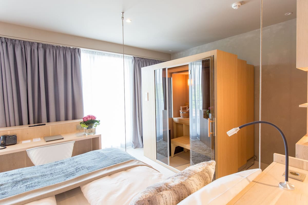 suite | room amenity