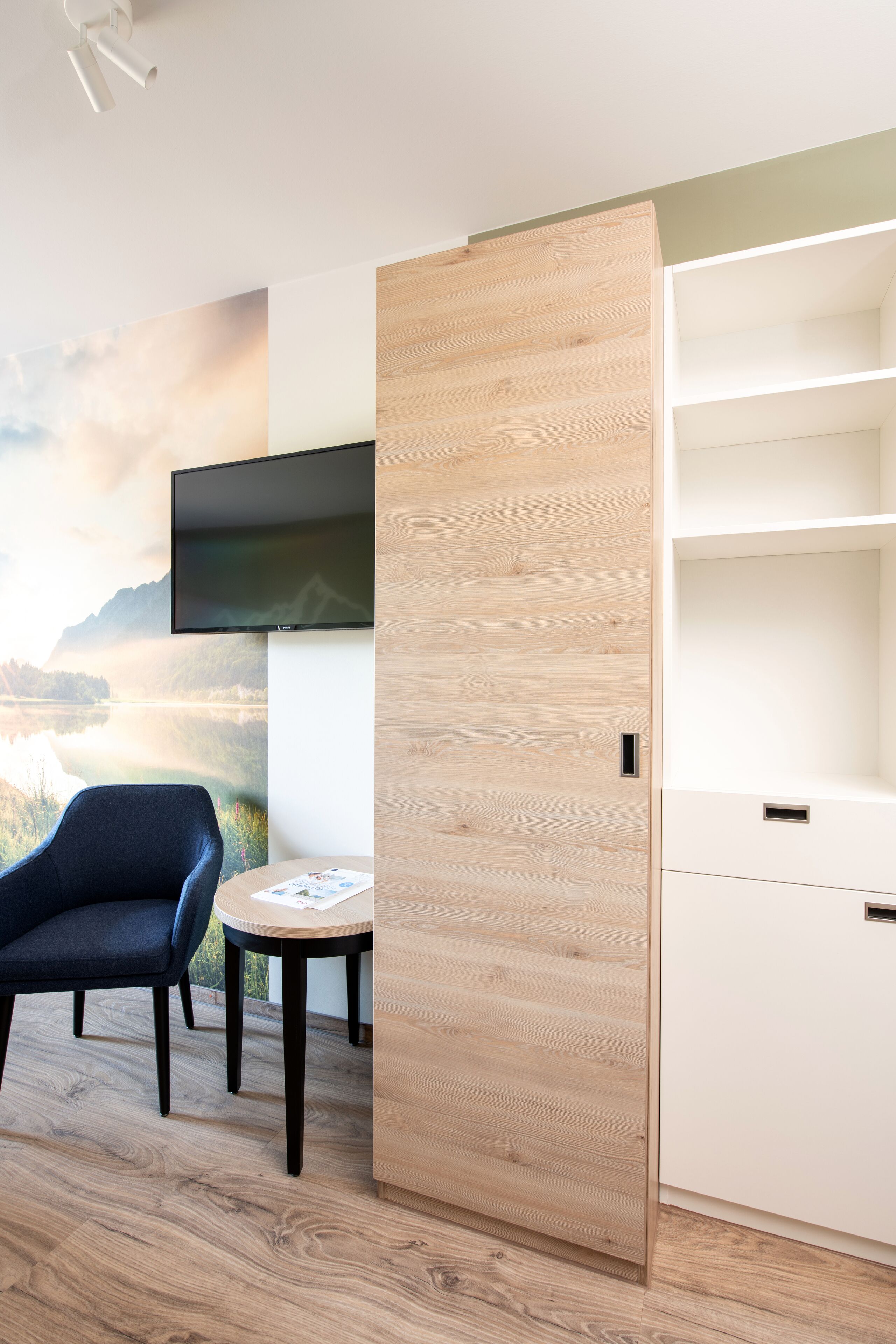 50-inch led tv with satellite channels, tv