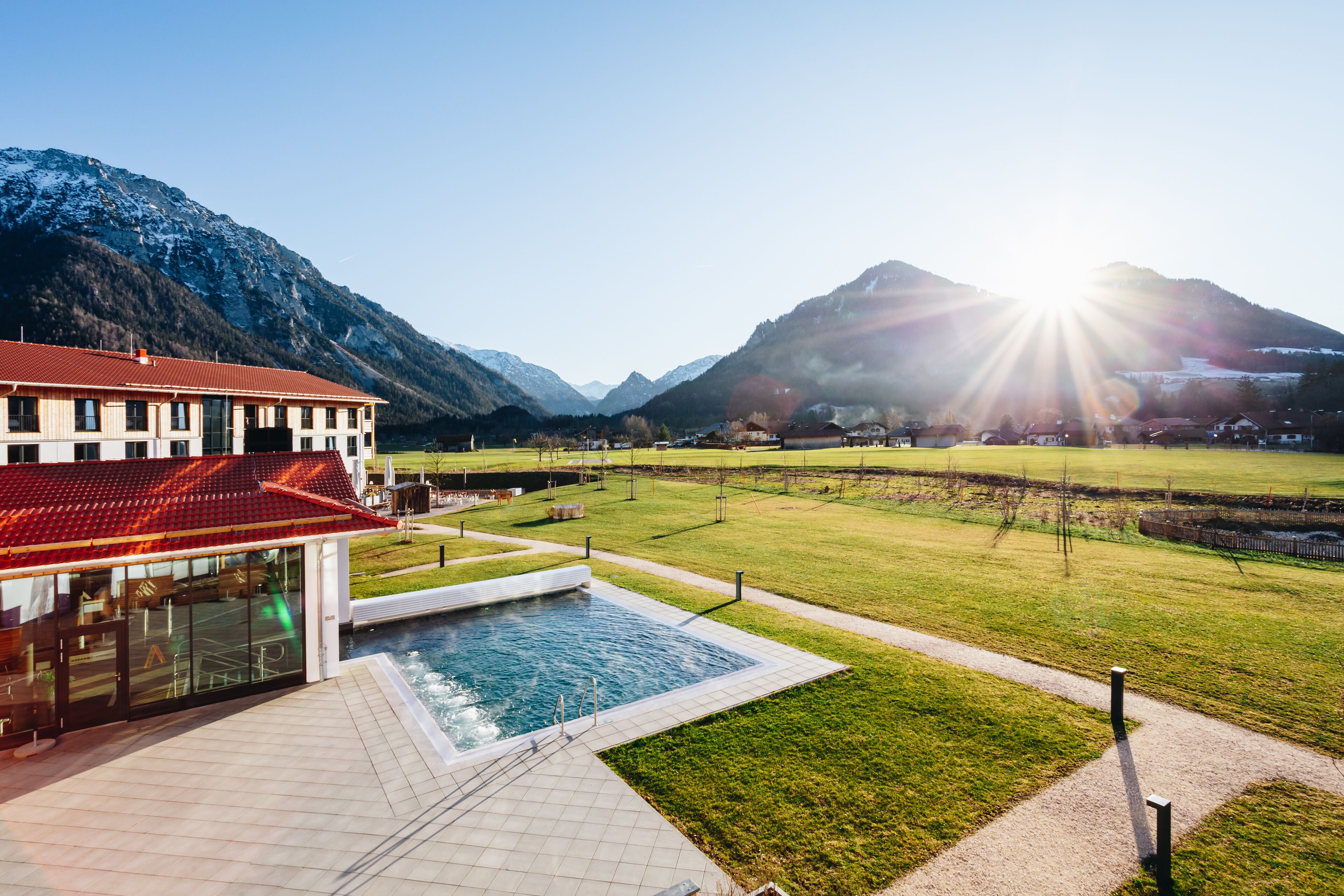 Innenpool, Außenpool, Liegestühle