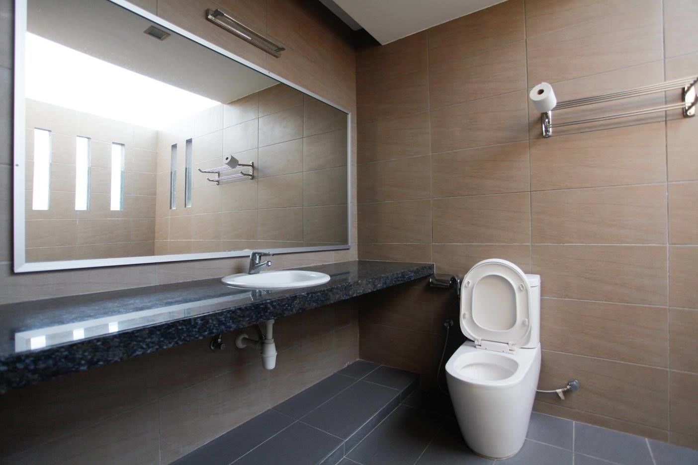 Family Suite | Badrum | Dusch, gratis toalettartiklar, handdukar och tvål