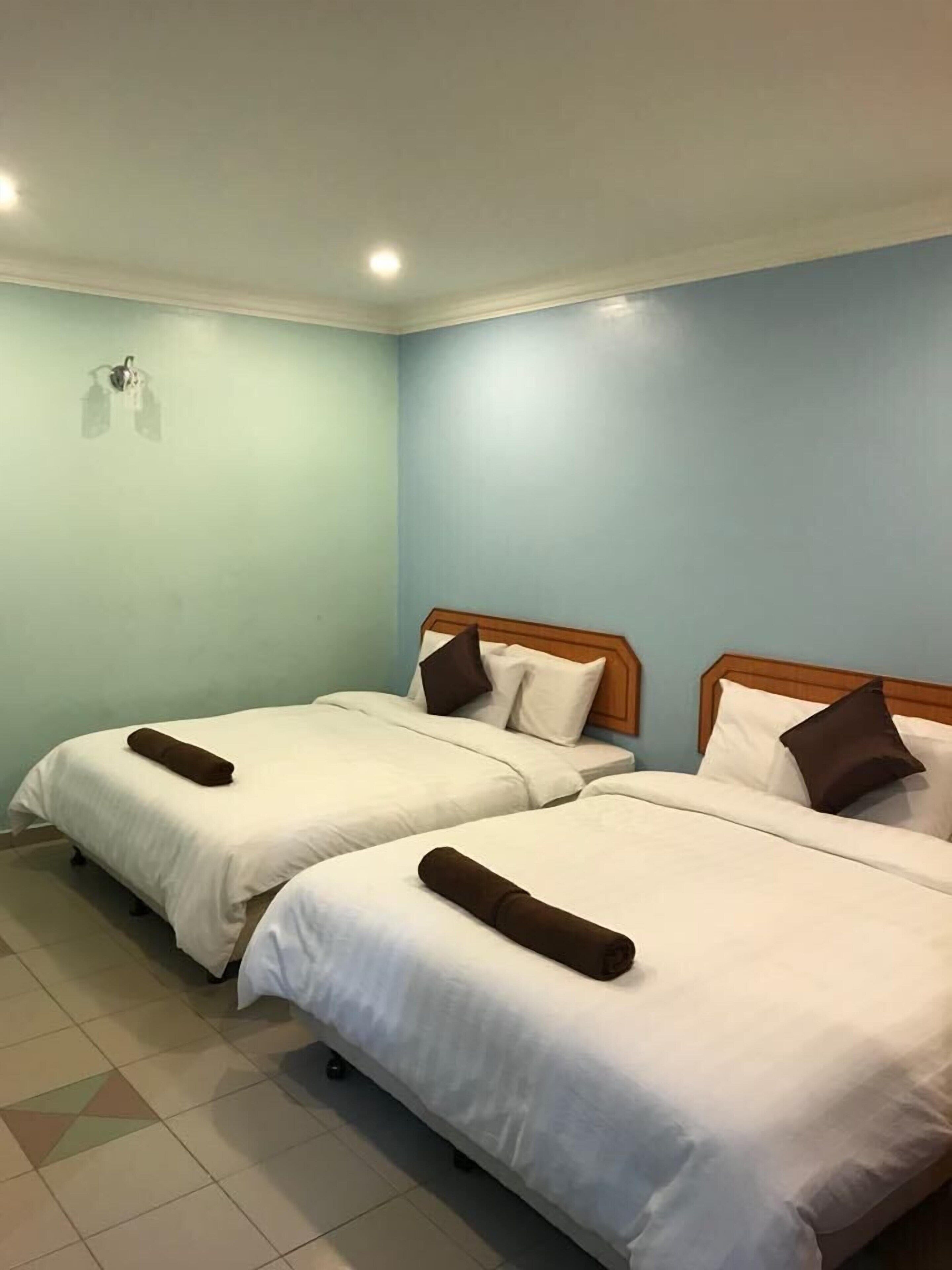 In-room safe, desk, iron/ironing board, free WiFi