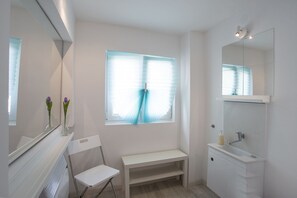 Apartment | Bathroom