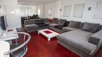 Apartment, 1 Bedroom | Living area