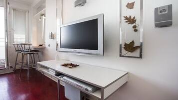 Apartment, 1 Bedroom | Living area