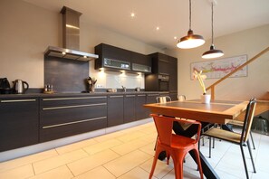 Comfort Room, 2 Bedrooms | Private kitchen - La Maison du Cremant (Savigny-les-Beaune)