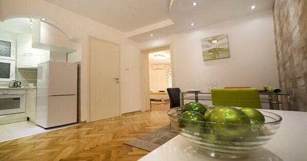 Apartment, 1 Bedroom | Living area