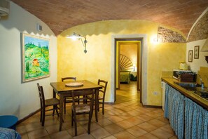 Apartment, 1 Bedroom, Non Smoking | Private kitchenette