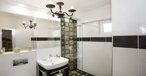 Apartment | Bathroom