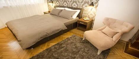 Apartamento | Escrivaninha, espaço de trabalho para notebook