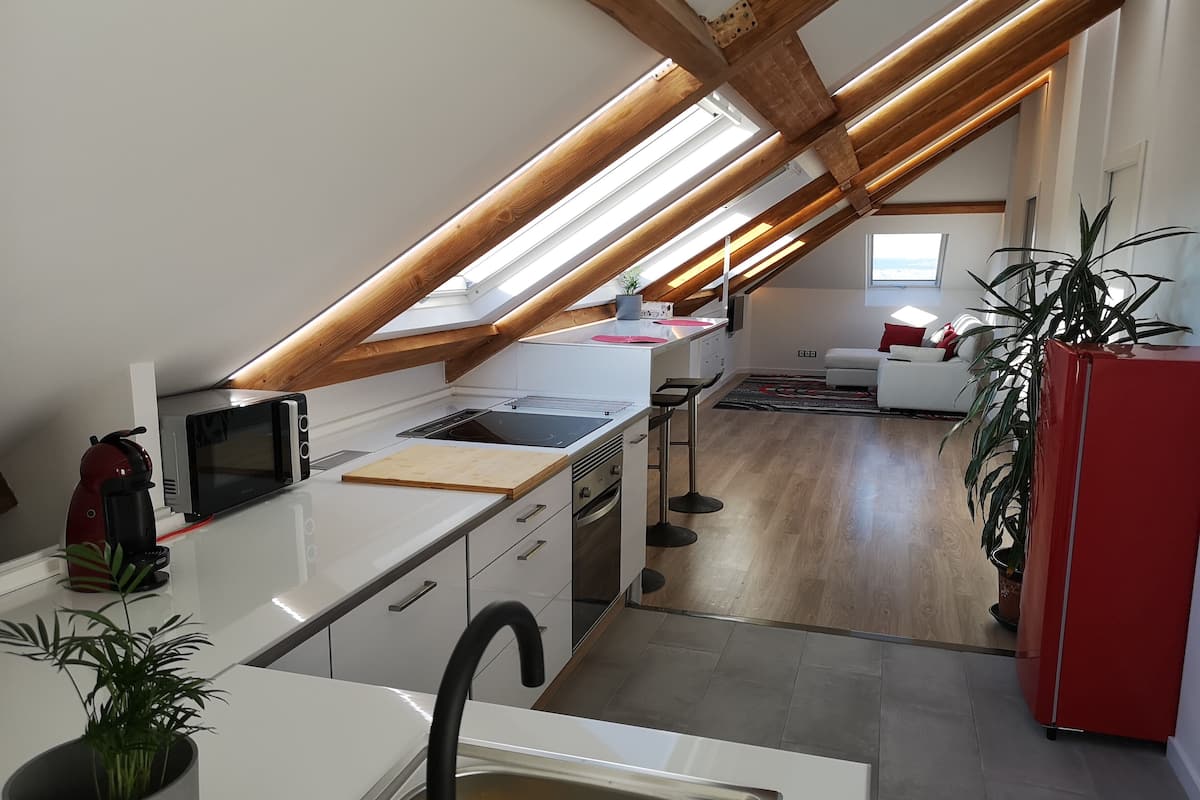 Superior appartement | Woonruimte | Een smart-tv