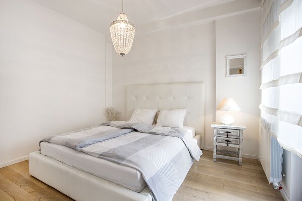 Kaliteli yatak takımı, masa, ütü/ütü masası, ücretsiz kablosuz İnternet 