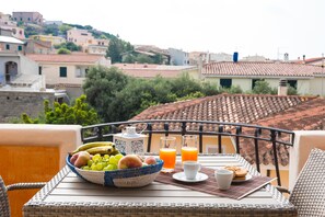 Deluxe driepersoonskamer, balkon | Balkon