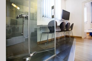 Apartment | Bathroom | Shower, free toiletries, hair dryer, towels - Apartment Tiffany (Belgrade)