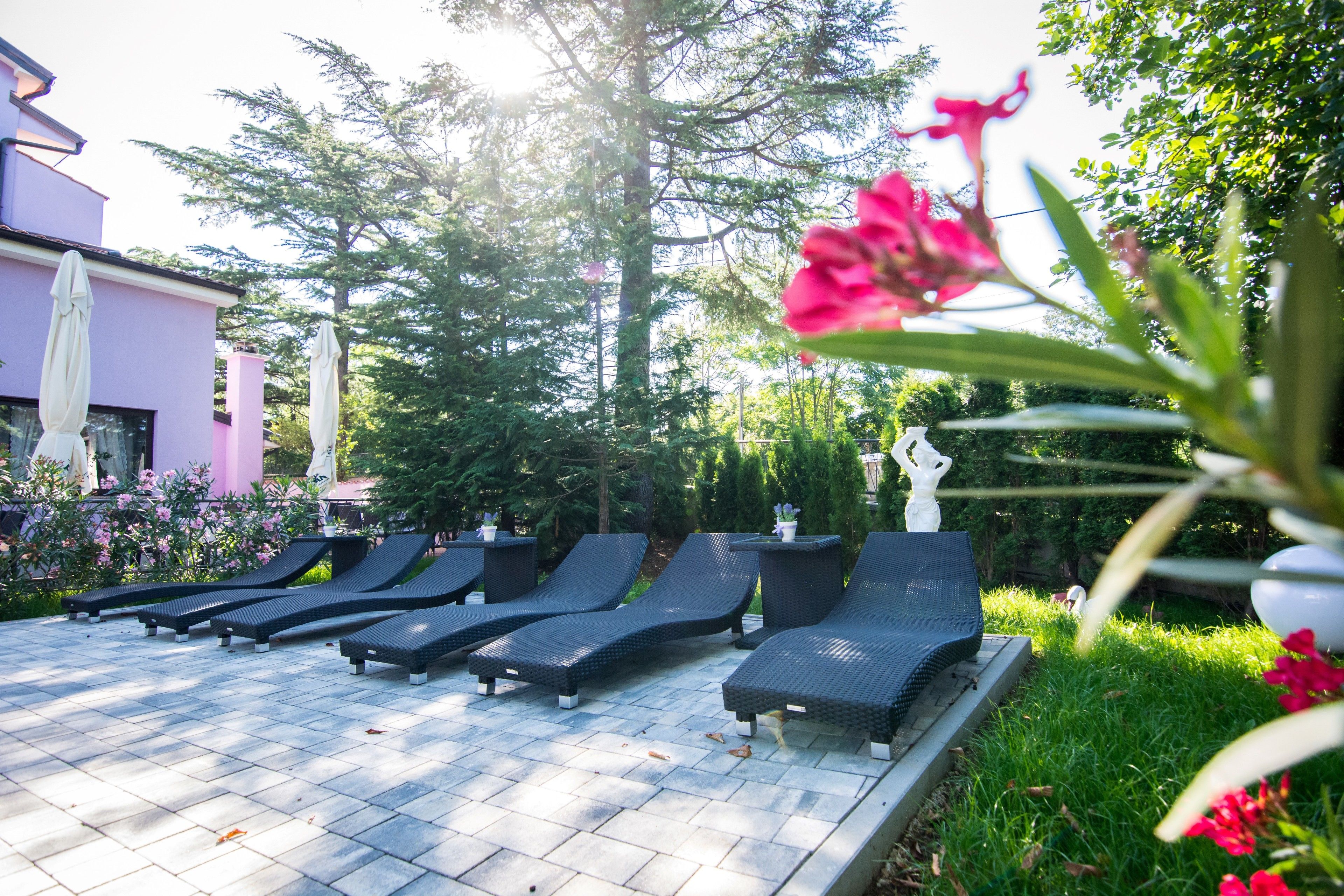 المنطقة المحيطة بالمنشأة