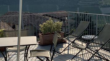 Apartment, 1 Schlafzimmer (Casa Gialla) | Minibar, Schreibtisch, kostenloses WLAN, Bettwäsche