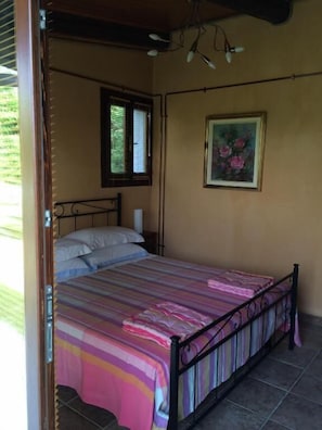 Minibar, desk, free WiFi, bed sheets - Residence delle Rose (Monforte d'Alba)