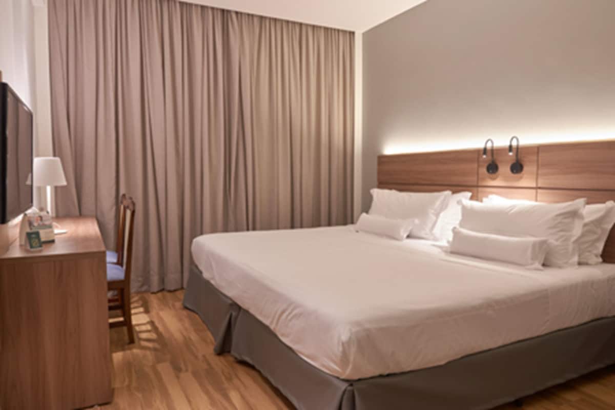 superior double room, 1 double bed | 1 bedroom, minibar, in-room safe, desk