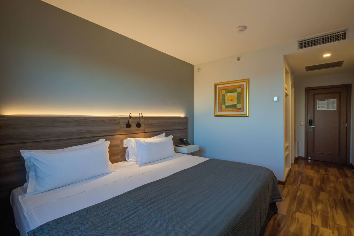 superior double room, 1 double bed | 1 bedroom, minibar, in-room safe, desk
