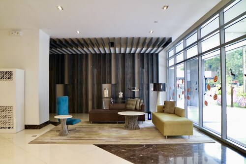 Eastwood Le Grand Tower 3