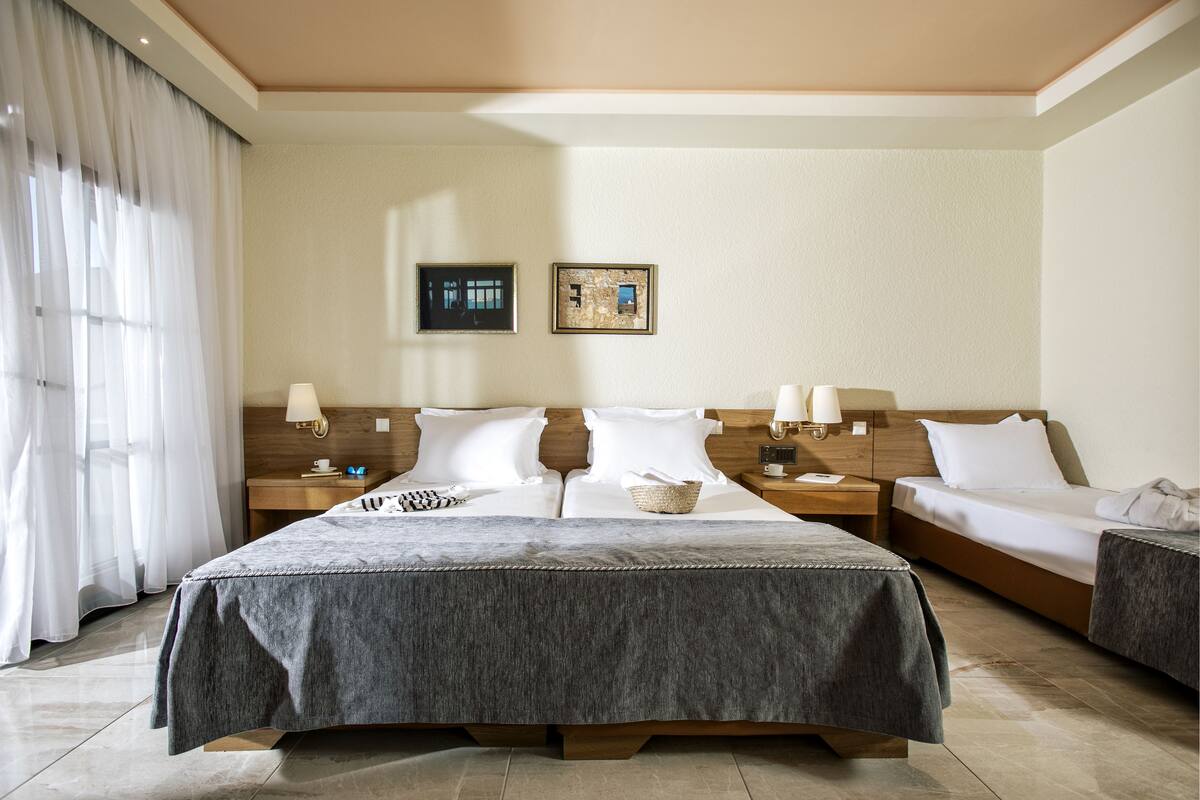 Family Room, Sea View