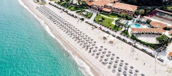 Possidi Holidays Resort & Suite Hotel