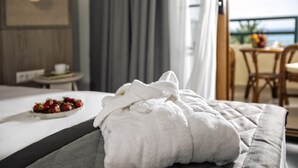 In-room safe, soundproofing, free WiFi, bed sheets - Possidi Holidays Resort & Suite Hotel (Kassandra)