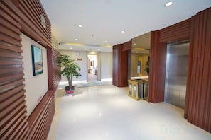 Unclassified image, 2 of 7, button - Rihai Hotel Shanghai (Shanghai)