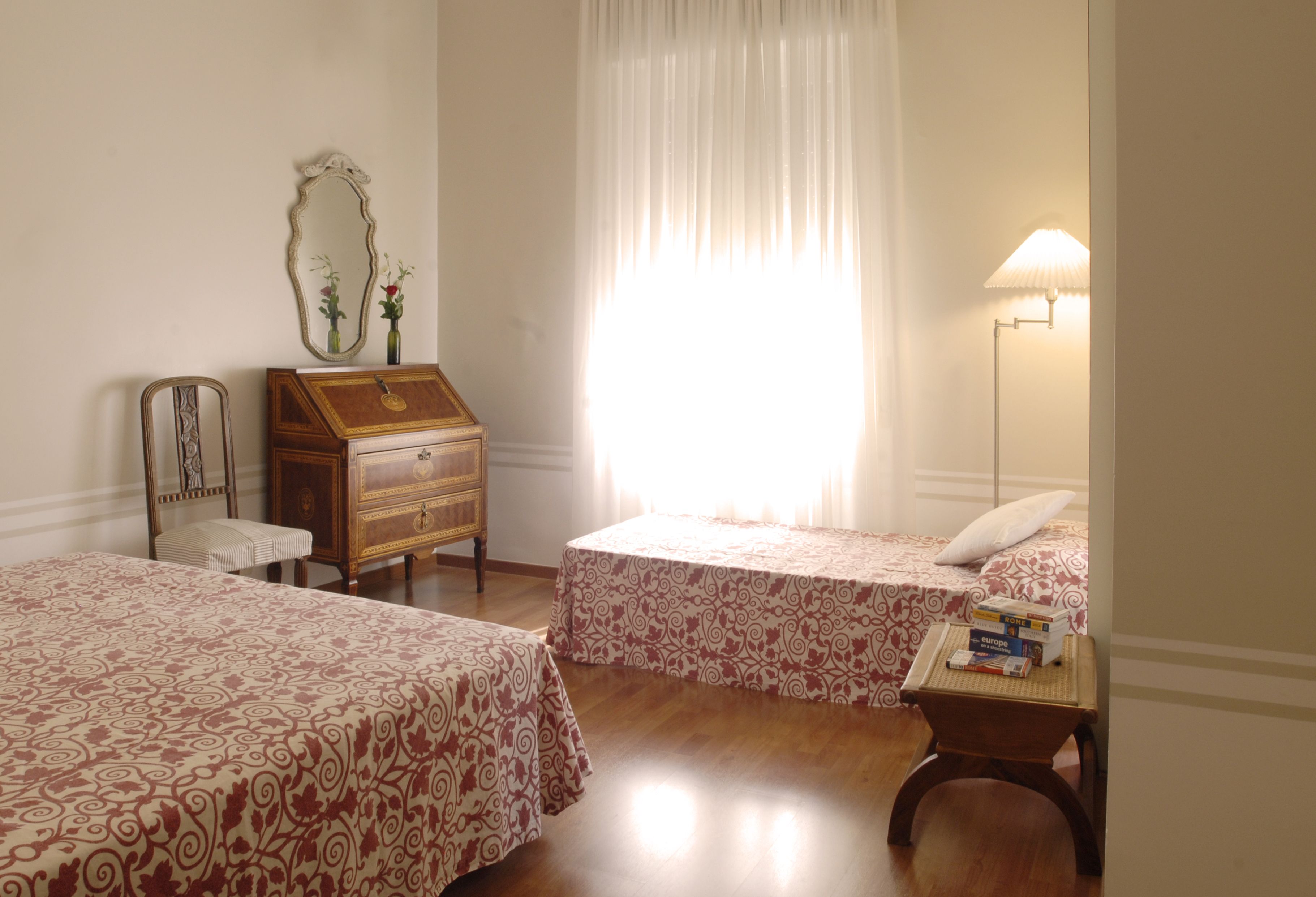 triple room | in-room safe, desk, cots/infant beds, free wifi