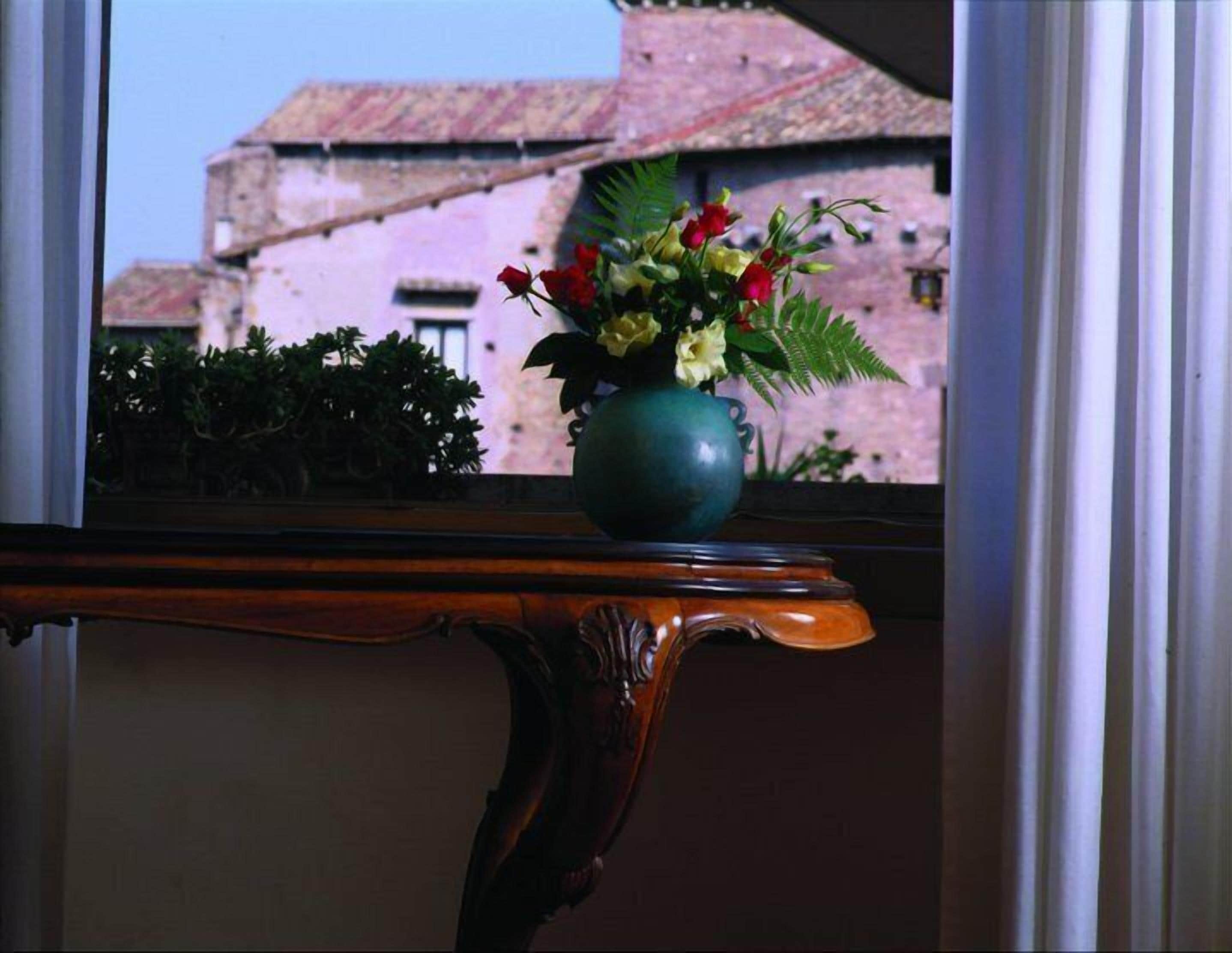 double or twin room | room amenity