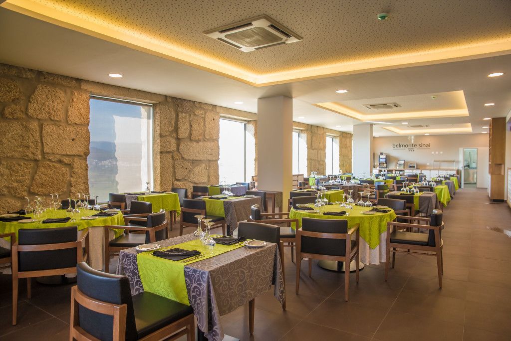 breakfast, lunch and dinner served