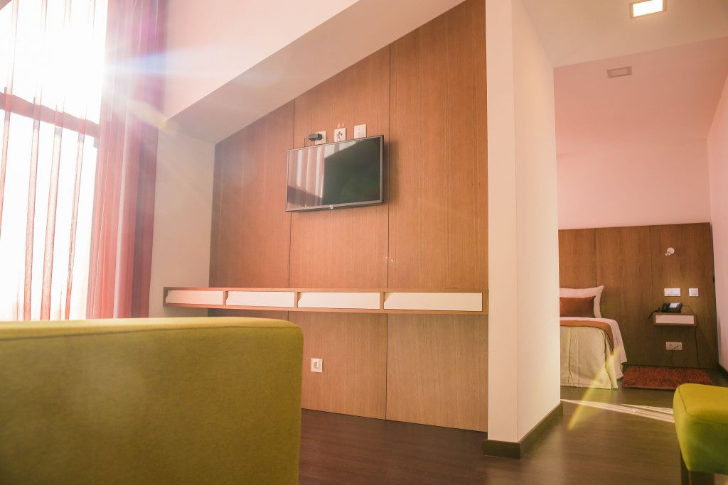 suite | in-room safe, desk, blackout curtains, soundproofing