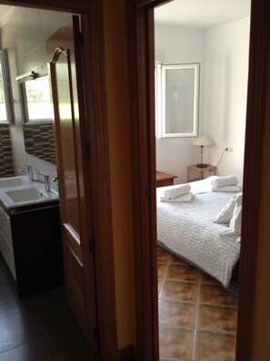 Standard Double Room, 1 King Bed, Accessible, Non Smoking