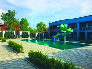 Outdoor pool, sun loungers