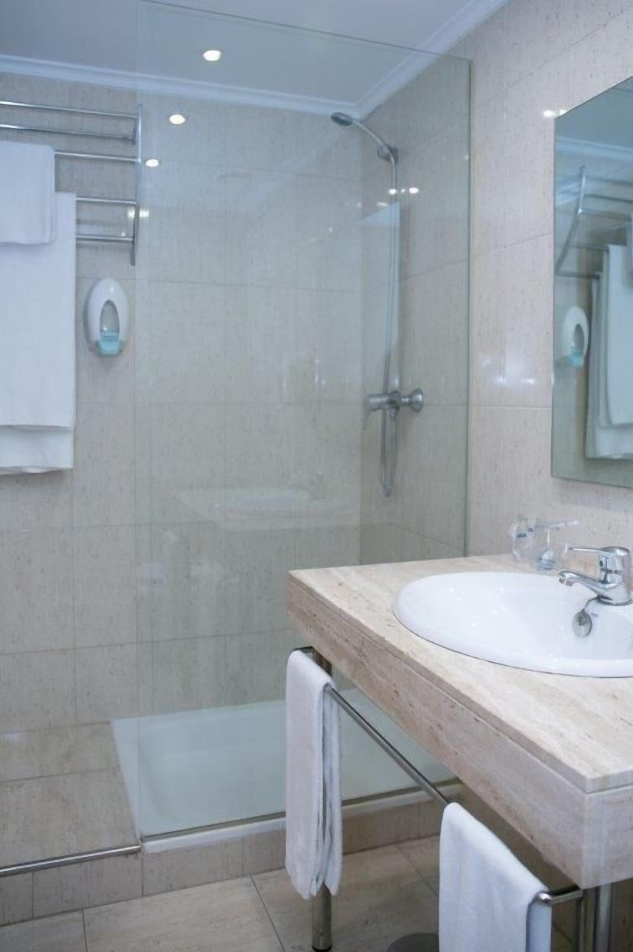 shower, free toiletries, hair dryer, bidet