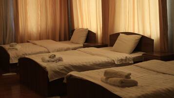 Standard Triple Room, Multiple Beds | In-room safe, iron/ironing board, free WiFi, bed sheets