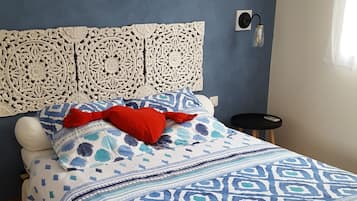 Tweepersoonskamer | Individueel gedecoreerd, individueel gemeubileerd, babybedden (toeslag)