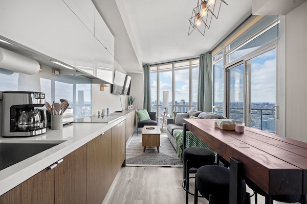 Superior Apartment, 1 Bedroom, City View | Private kitchen | Full-sized fridge, microwave, oven, stovetop