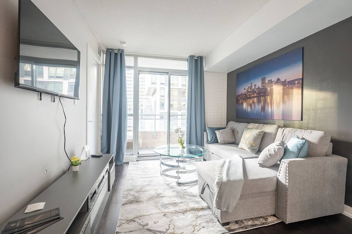 Leilighet – design, flere senger, kjøkken | Oppholdsområde | En 53-tommers Flatskjerm-TV med digitale kanaler samt TV og Netflix