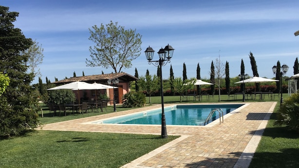 2 outdoor pools, sun loungers - La Cascina (Ardea)