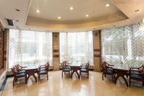 Lobby lounge - Meiyuan Hotel (Changshu)