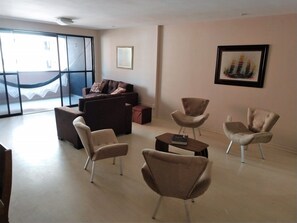 Living room - Apartamento a 200m feirinha beira mar (Fortaleza)
