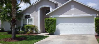 Single Storey 5 Bed 3 Bath Villa with Pool, HD-TV , private beach + WiFi  